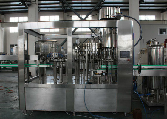 Chiny Wielofunkcyjna maszyna do napojów gazowanych Szklane butelki do napojów bezalkoholowych / Cola / piwo owocowe dostawca