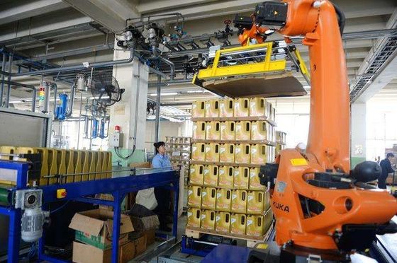 Chiny Niebezpieczne postępowanie z materiałem Robotic Packaging Machinery Full / Semi Auto Easy Operation dostawca