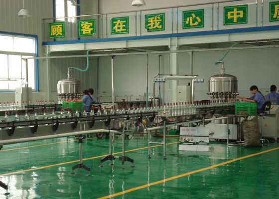 Chiny Butelkowane systemy przenośników do pakowania wódki / whisky / likieru / wina dostawca